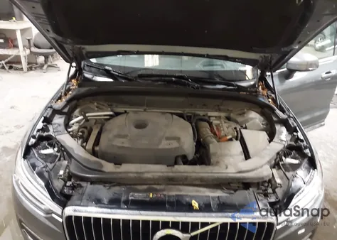 2018 Volvo Xc60 Hybrid T8 Inscription z USA, uszkodzony, nr VIN YV4BR0DL2J1075150